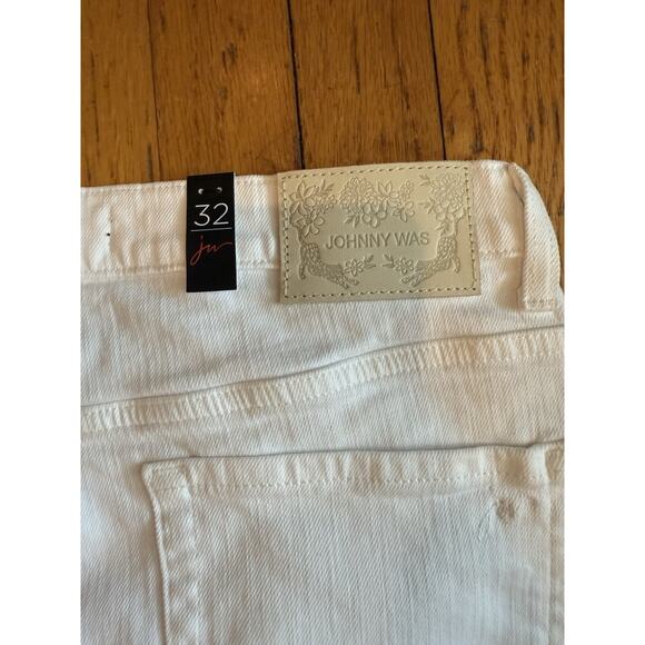 Johnny Was Marseille Baby Boot Jeans JW1011CN8 White Size 32 New w/ Defect - Picture 8 of 9